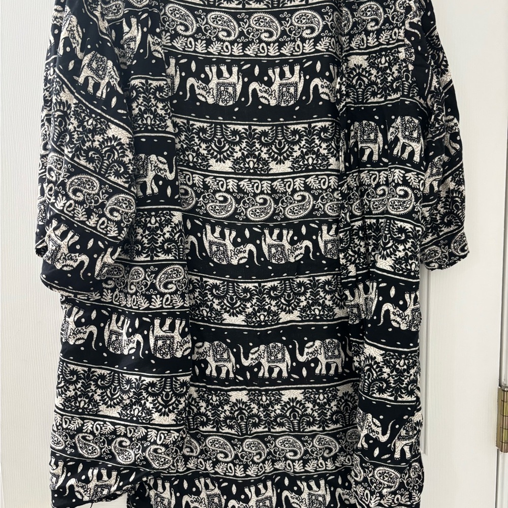 Black and White Elephant Print kimono